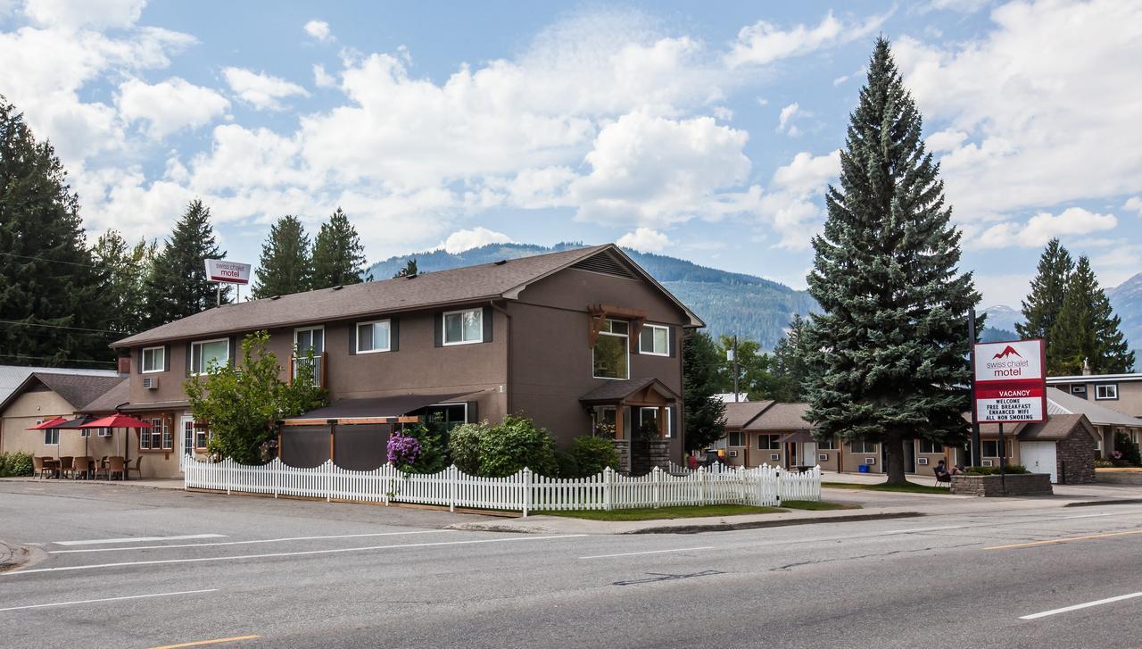 Swiss Chalet Motel Revelstoke Exterior photo